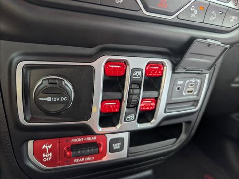 Used 2018 Jeep Wrangler Unlimited Rubicon image 15