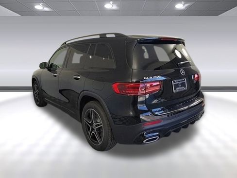 New 2024 Mercedes-Benz GLB 250 image 3