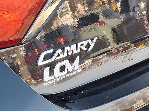 Used 2015 Toyota Camry LE image 29
