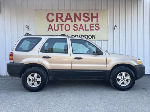 Used 2007 Ford Escape XLS image 2