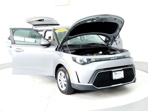 Used 2023 Kia Soul LX image 9