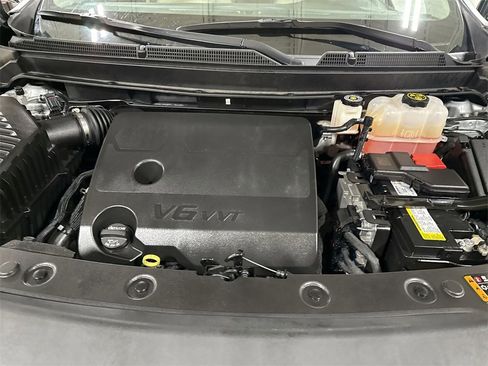 Used 2023 Buick Enclave Essence image 24
