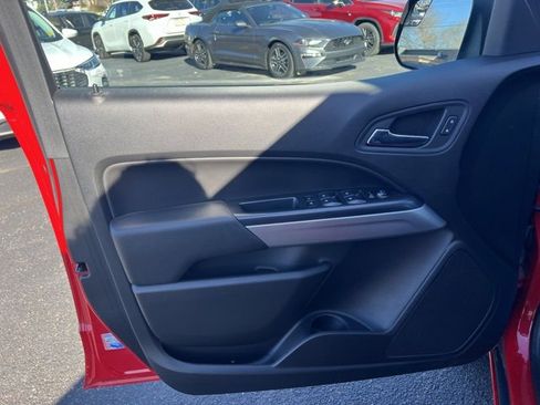 Used 2019 Chevrolet Colorado LT w/ LT Convenience Package image 18