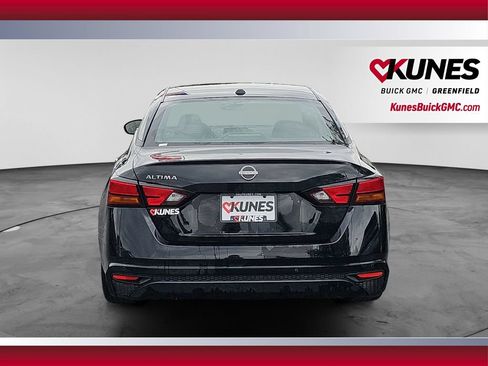 Used 2025 Nissan Altima 2.5 SV FWD image 9