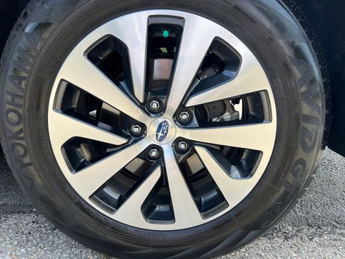 Used 2025 Subaru Outback Premium AWD/4WD image 11