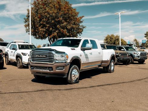 Used 2023 RAM 3500 Limited AWD/4WD image 3