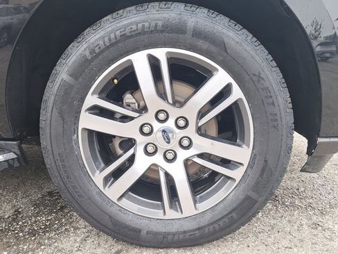 Used 2023 Ford Expedition Limited image 19