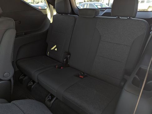 Used 2026 Chevrolet Traverse LT w/ LPO, Floor Liner Package AWD/4WD image 9