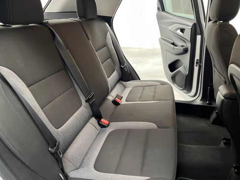 Used 2025 Chevrolet TrailBlazer LT AWD/4WD image 16