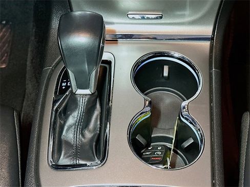 Used 2018 Jeep Grand Cherokee Limited image 14