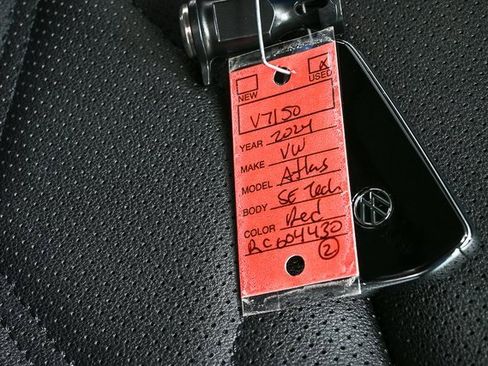 Certified 2024 Volkswagen Atlas SE w/ Panoramic Sunroof Package image 38