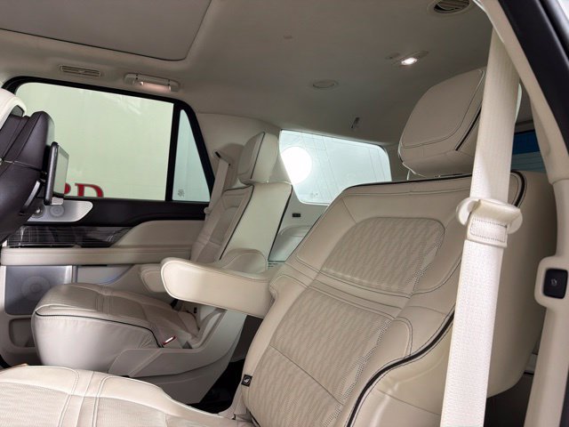 Used 2021 Lincoln Navigator Black Label w/ Special Edition Package AWD/4WD image 29