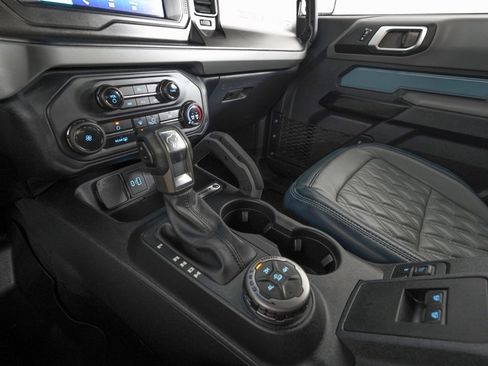 Used 2023 Ford Bronco Base image 17