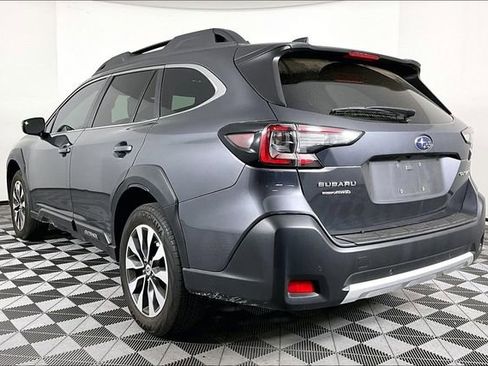Used 2025 Subaru Outback Limited AWD/4WD image 2