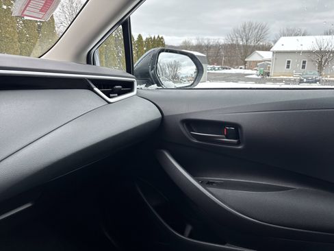 Certified 2025 Toyota Corolla LE image 25