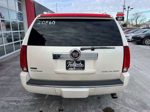 Used 2010 Cadillac Escalade Platinum image 6