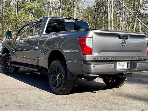 Used 2019 Nissan Titan SV w/ SV Convenience Package image 12