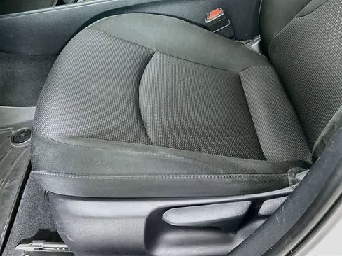 Used 2020 Toyota Prius LE FWD image 28