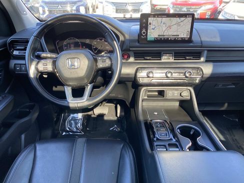 Used 2023 Honda Pilot Touring image 13