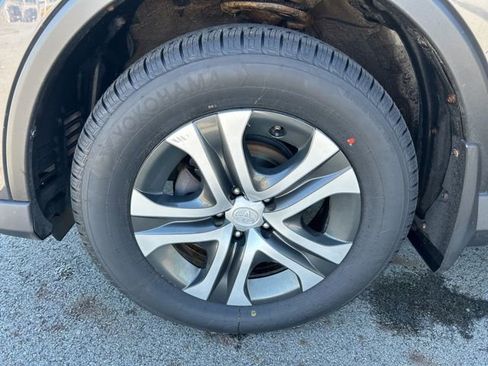 Used 2018 Toyota RAV4 LE w/ All Weather Liner Package AWD/4WD image 35