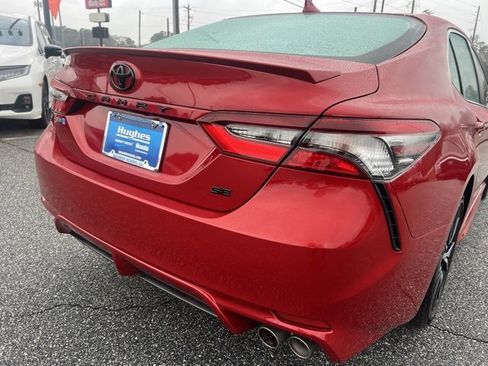 Used 2023 Toyota Camry SE image 3