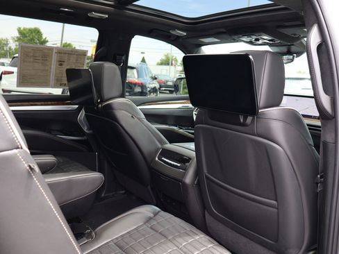 Used 2025 Cadillac Escalade ESV Sport Platinum AWD/4WD image 27