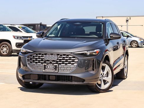 Used 2025 Audi Q5 Premium w/ Premium Plus AWD/4WD image 1