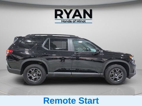 Certified 2023 Honda Pilot TrailSport image 11