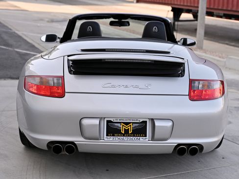 Used 2005 Porsche 911 Carrera S RWD image 8