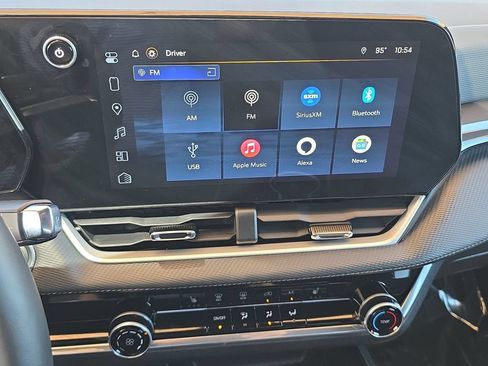 Used 2025 Chevrolet Equinox LT FWD image 13