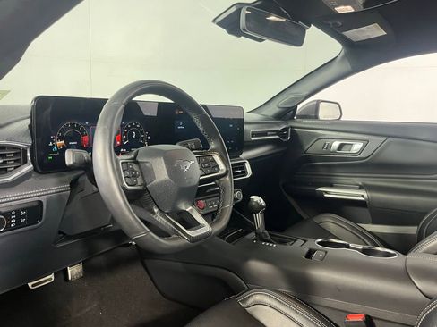 Used 2024 Ford Mustang GT Premium image 19