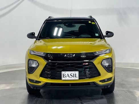 Used 2023 Chevrolet TrailBlazer RS w/ Sun and Liftgate Package AWD/4WD image 9