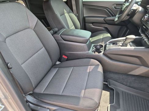 Used 2024 Chevrolet Colorado W/T w/ WT Convenience Package II AWD/4WD image 16