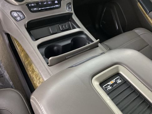 Used 2017 GMC Yukon Denali w/ Open Road Package image 31