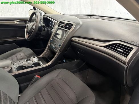 Used 2020 Ford Fusion SE FWD image 5