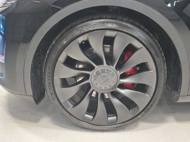 Used 2022 Tesla Model Y Performance AWD/4WD image 9