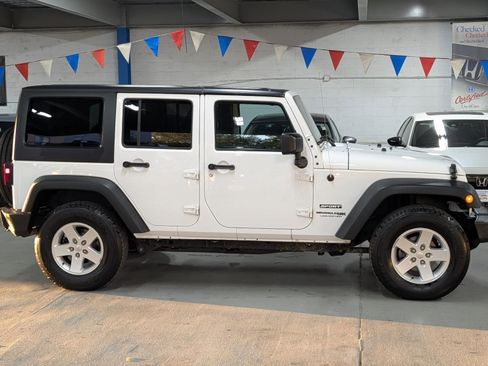 Used 2018 Jeep Wrangler Unlimited Sport S image 8