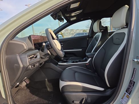 New 2025 Kia K4 GT-Line image 5