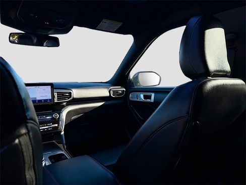 Used 2023 Ford Explorer ST-Line w/ Class IV Trailer Tow Package image 24