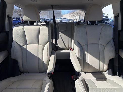 Used 2025 Subaru Ascent Premium w/ Premium Package image 30