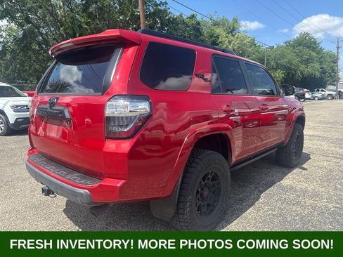 Used 2019 Toyota 4Runner TRD Off-Road Premium AWD/4WD image 2
