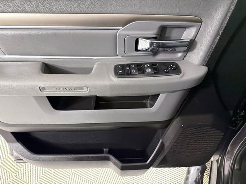 Used 2016 RAM 1500 Classic SLT RWD image 9