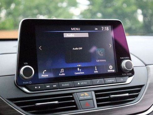 Certified 2025 Nissan Altima 2.5 SV FWD image 11