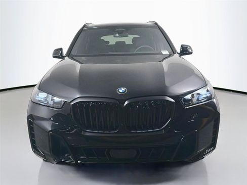 New 2026 BMW X5 xDrive40i w/ M Sport Package AWD/4WD image 2