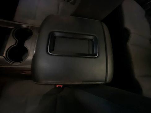 Used 2017 GMC Yukon SLE w/ SLE Value Package image 21