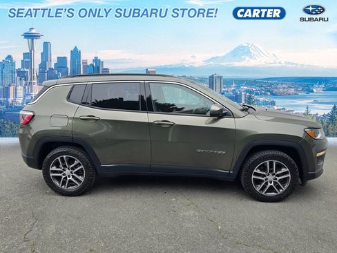 Used 2017 Jeep Compass Latitude w/ Popular Equipment Group FWD image 2