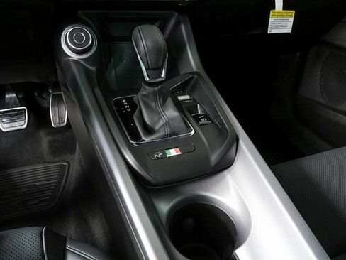 New 2026 Alfa Romeo Tonale w/ Black Premium Package image 19