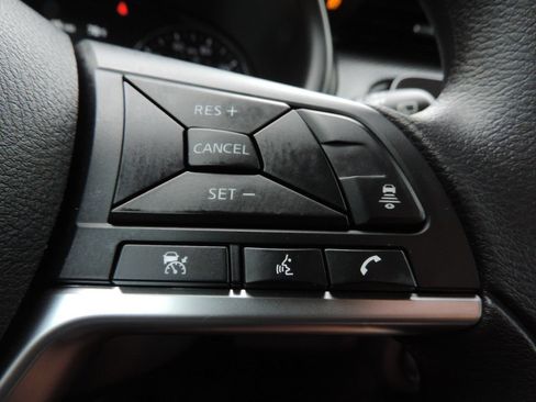 Certified 2023 Nissan Kicks SV FWD image 28