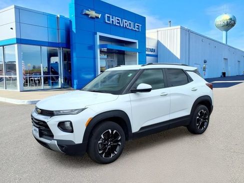 Used 2022 Chevrolet TrailBlazer LT w/ Convenience Package AWD/4WD image 8