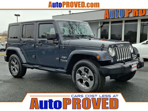 Used 2018 Jeep Wrangler Unlimited Sahara w/ Connectivity Group image 1